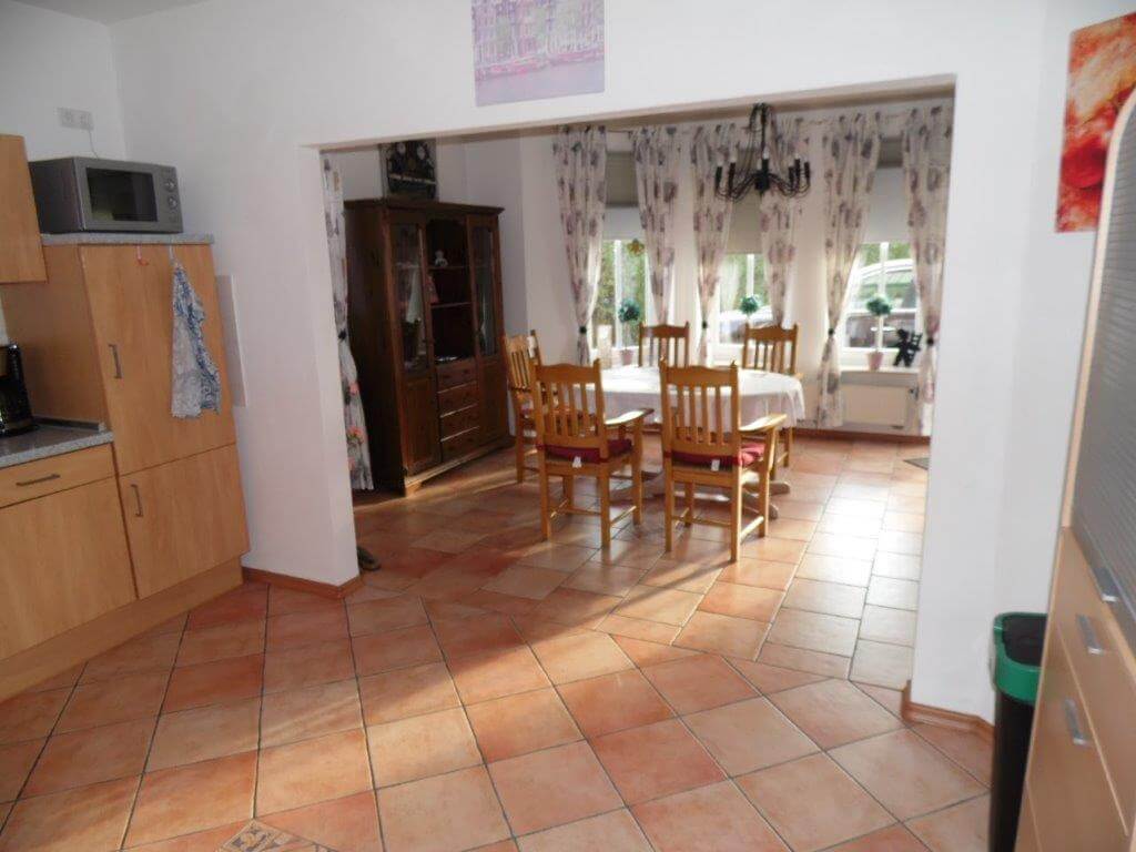 Küche zum Esstisch Ferienwohnung Ricada Papenburg